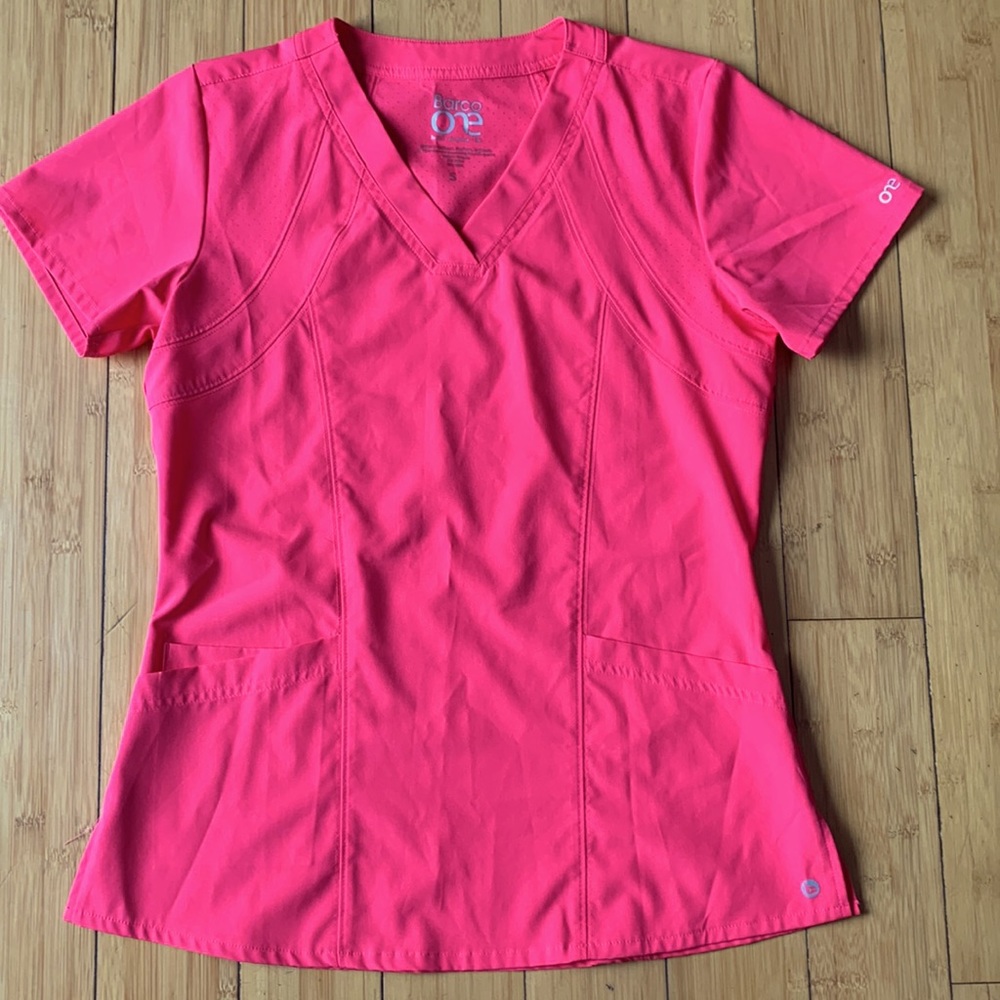 Barco One scrub top